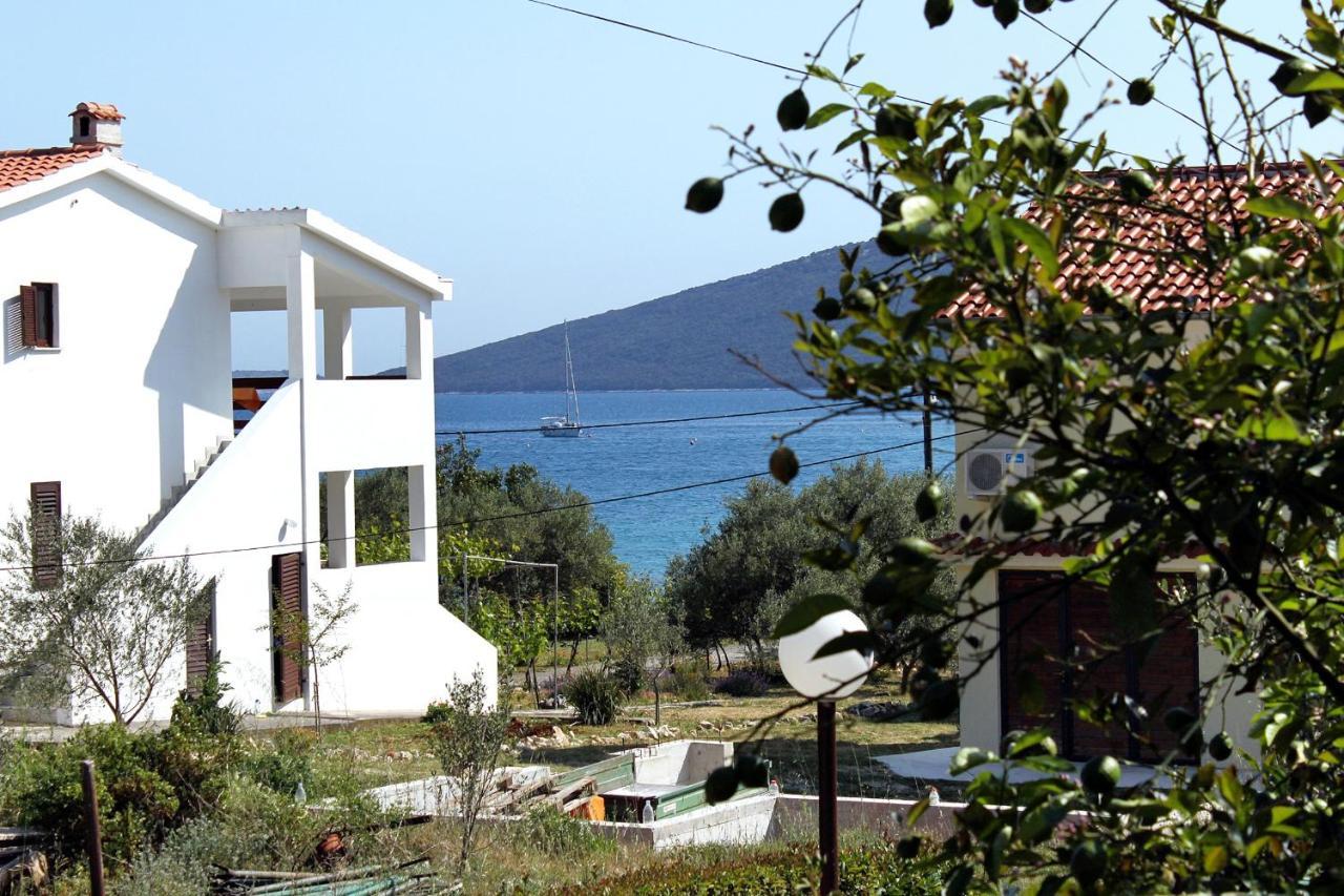 Apartments By The Sea Brgulje, Molat - 6241 Dış mekan fotoğraf